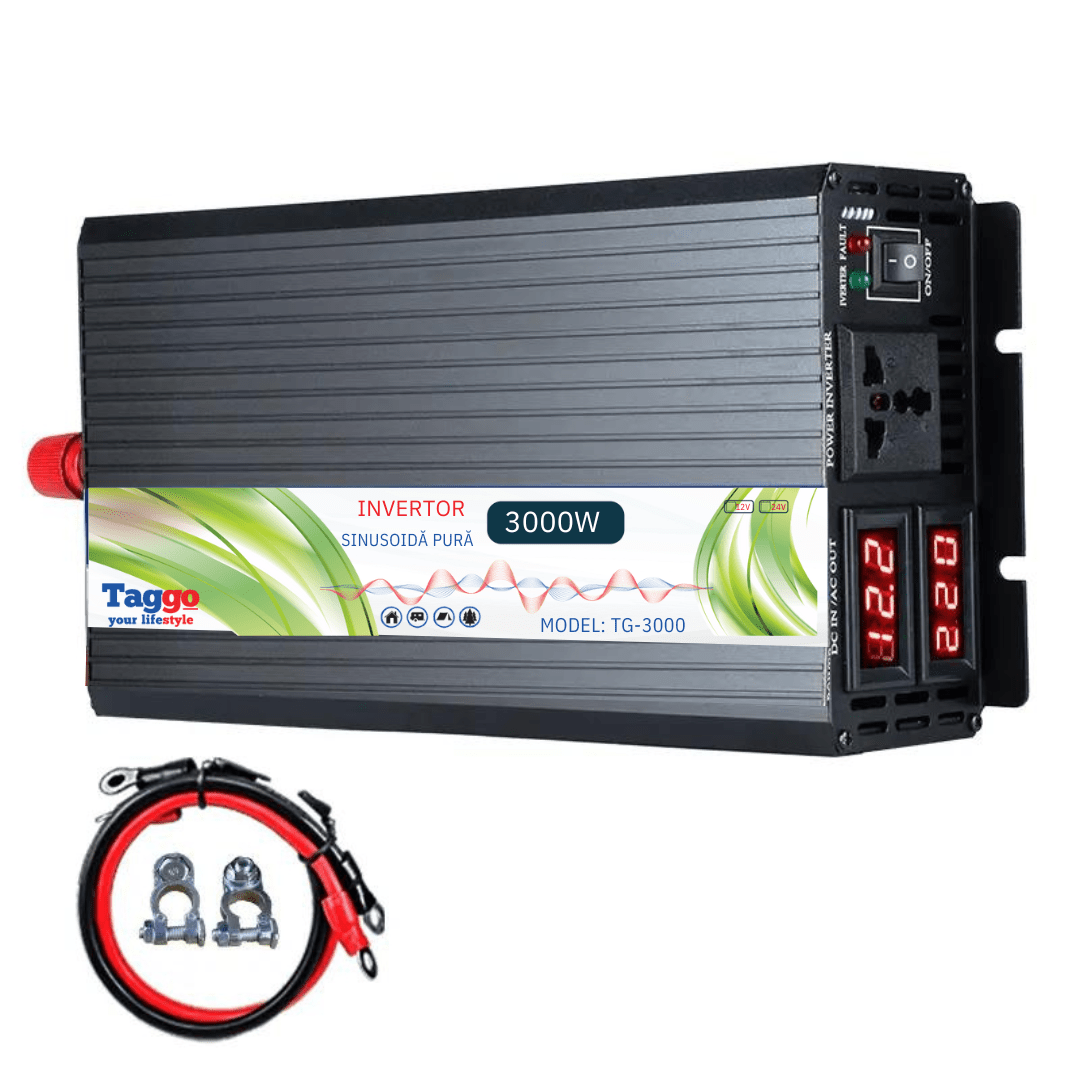 Invertor Taggo 3000W 12V-220V cu undă pură pentru rulote, case și cabane, imaginea arată panouri solare și display digital.