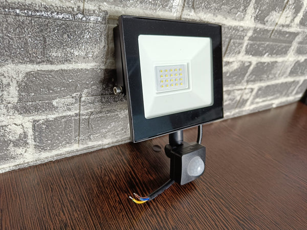 Proiector LED 20W cu Senzor de Miscare - Taggo.ro